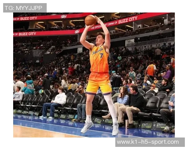 克尼佩尔全场表现惊艳17投10中三分球6中6砍下28分5篮板7助攻3抢断正负值高达18 克尼佩尔全场表现惊艳17投10中三分球6中6砍下28分5篮板7助攻3抢断正负值高达18